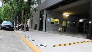 Vista de la Entrada del Complejo Belaustegui en Villa Crespo